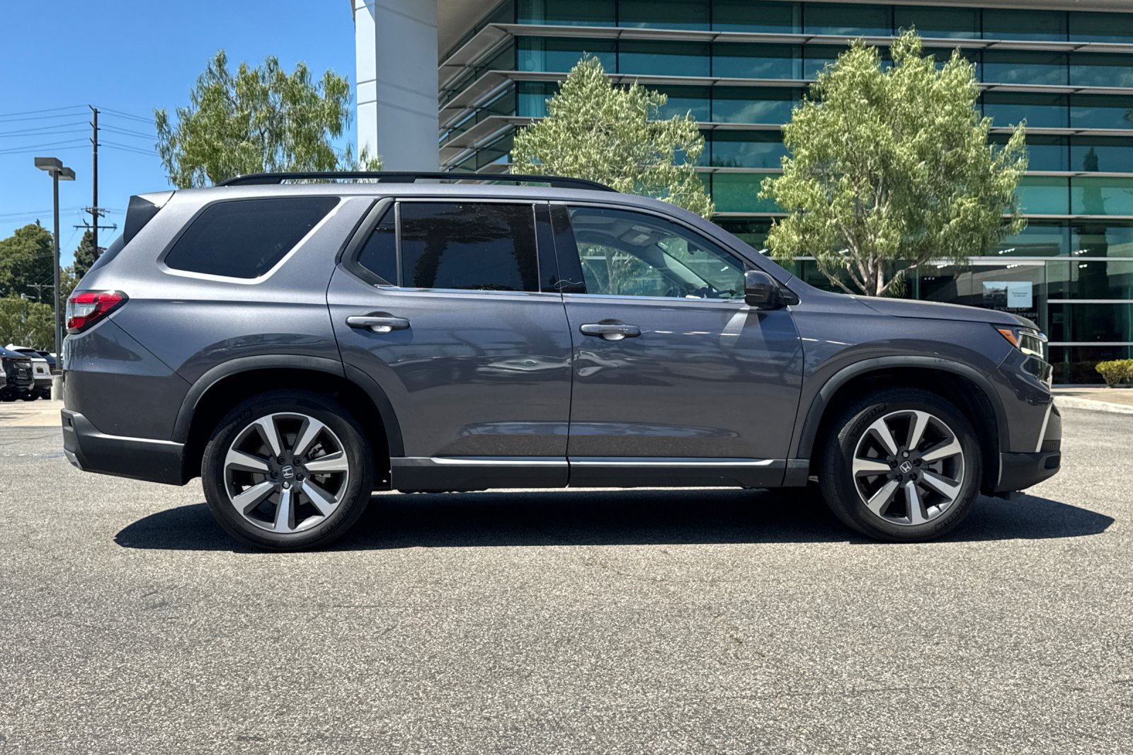 Used 2023 Modern Steel Metallic Honda 2WD TRG image 4