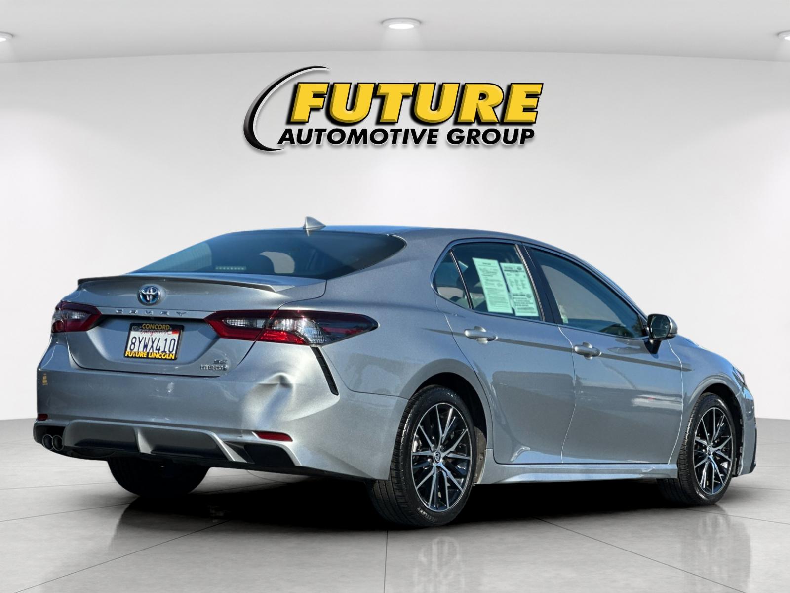 Used 2022 Silver Toyota SE image 3