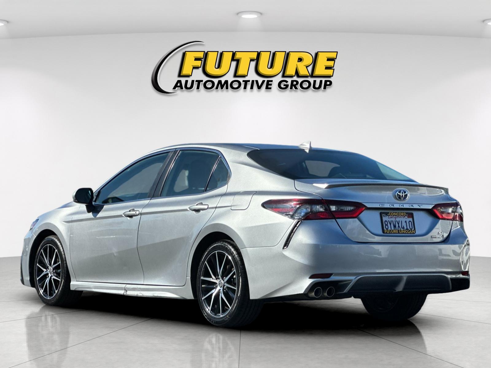 Used 2022 Silver Toyota SE image 5