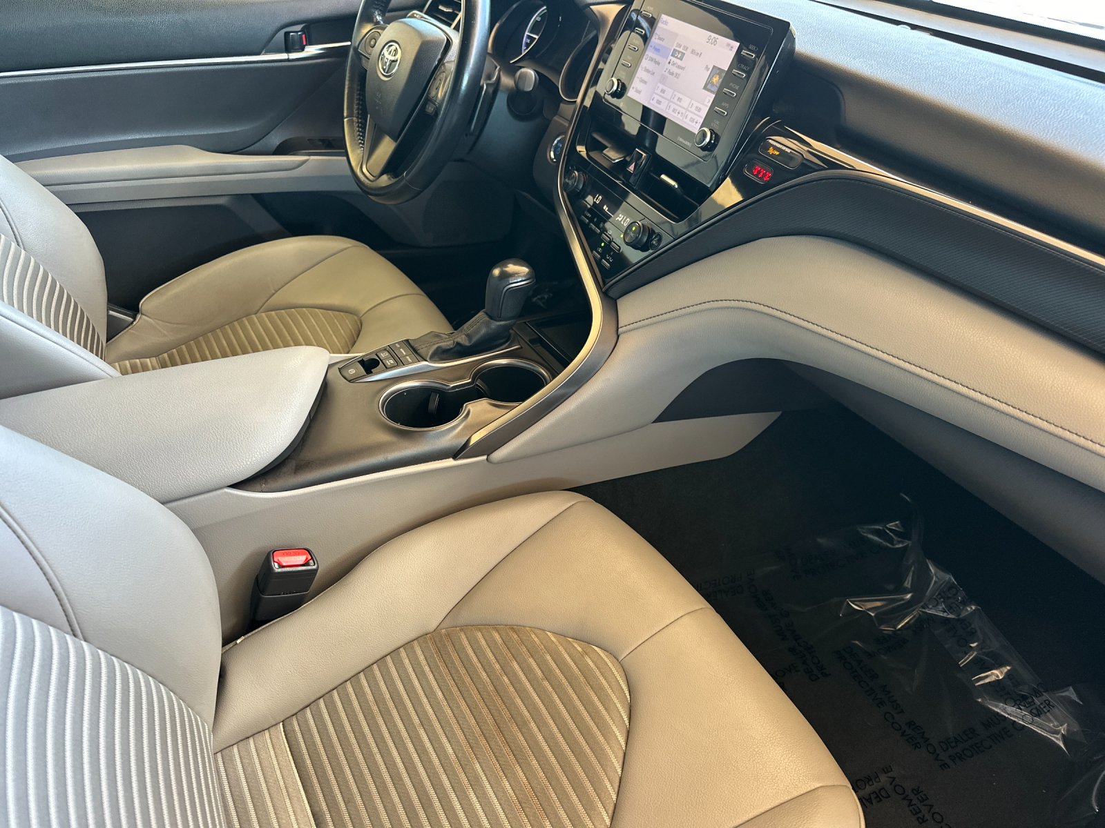 Used 2022 Silver Toyota SE image 14