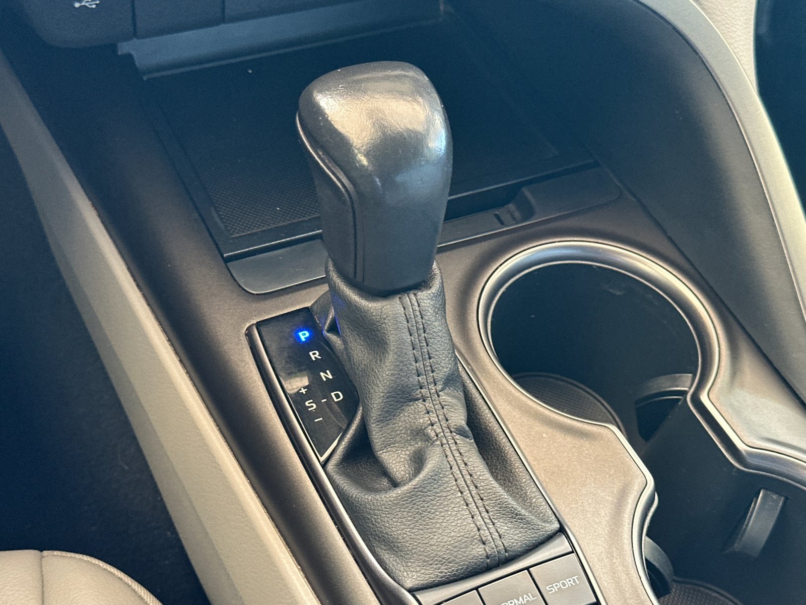Used 2022 Silver Toyota SE image 19
