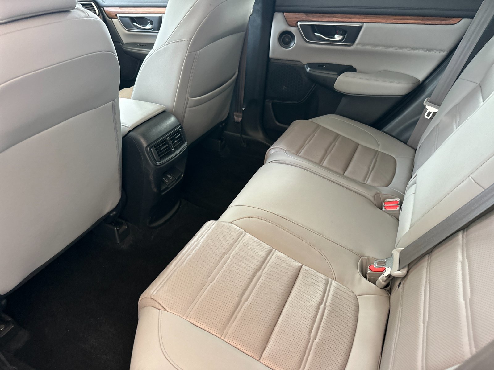 Used 2019 Silver Honda EX-L image 11