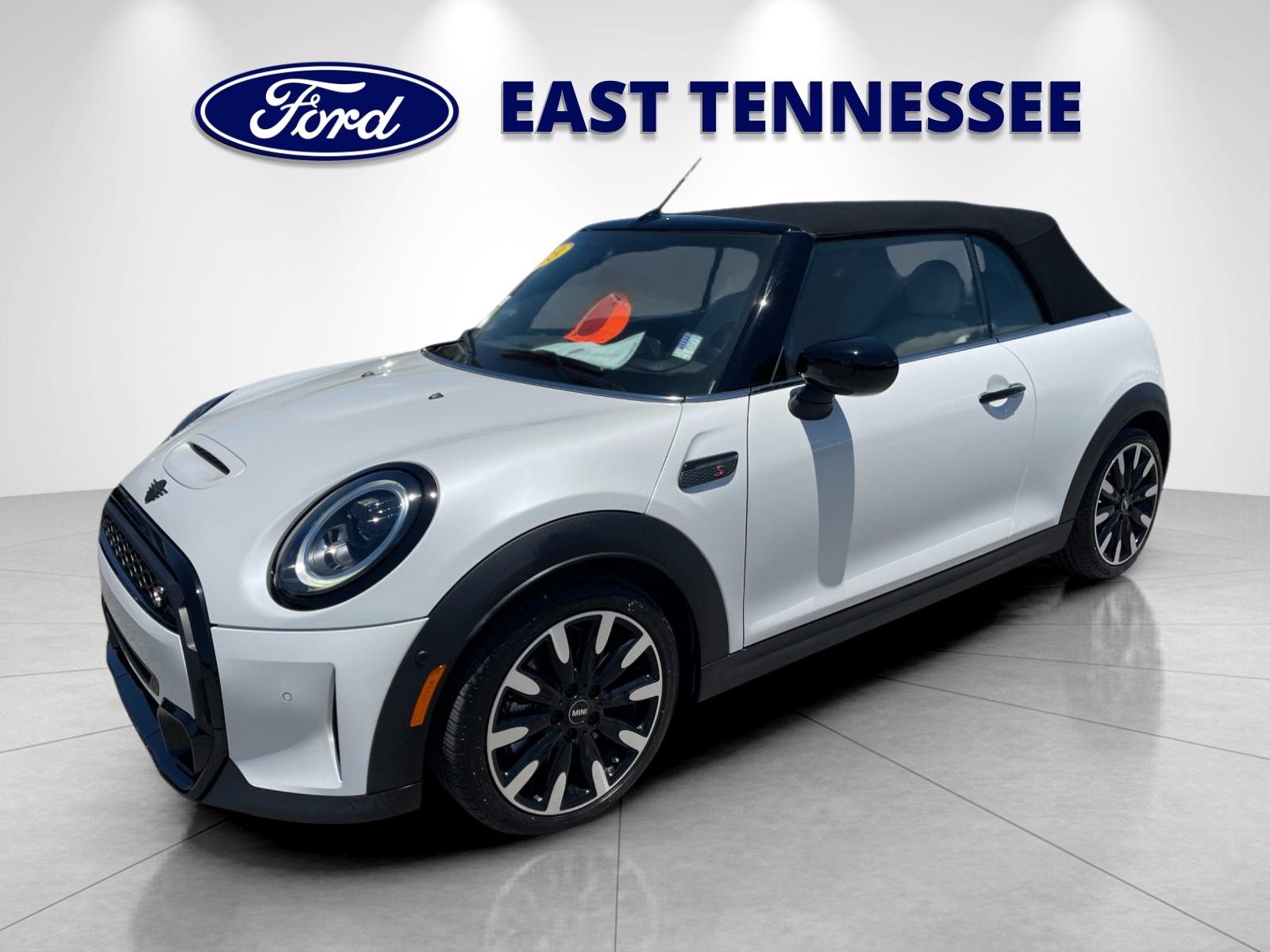 Used 2023 White MINI Base image 7