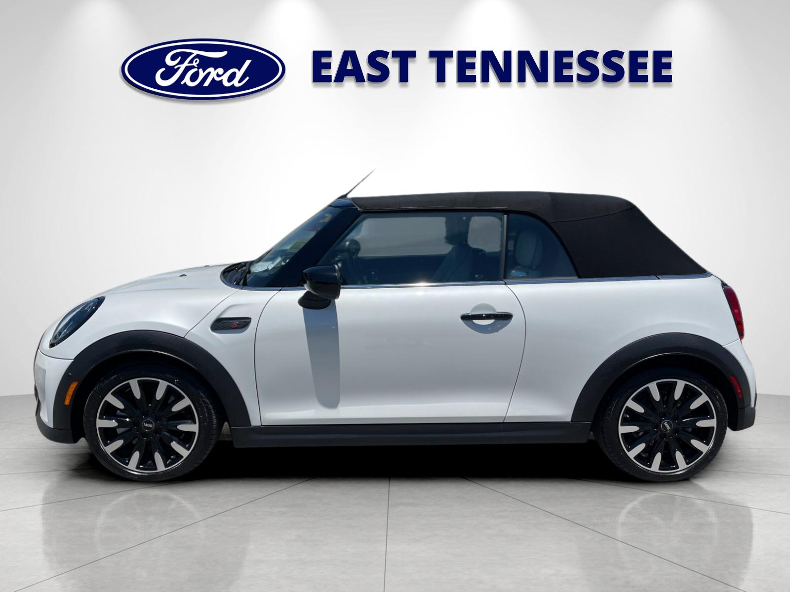 Used 2023 White MINI Base image 6