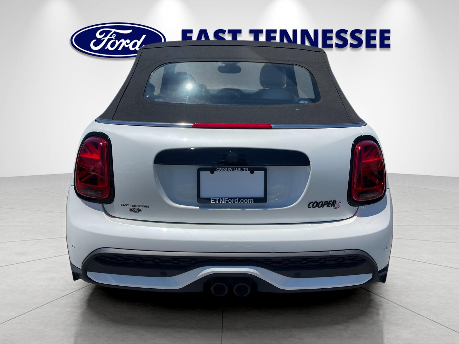 Used 2023 White MINI Base image 4