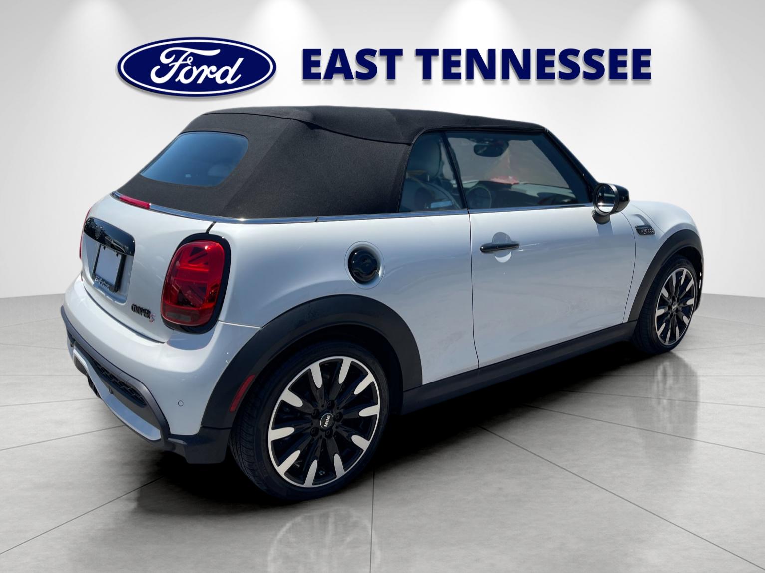 Used 2023 White MINI Base image 3