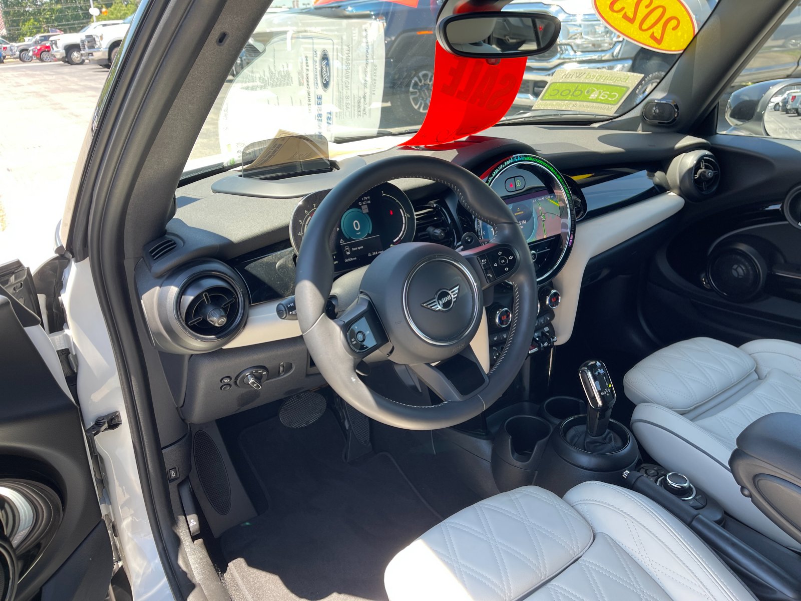 Used 2023 White MINI Base image 11