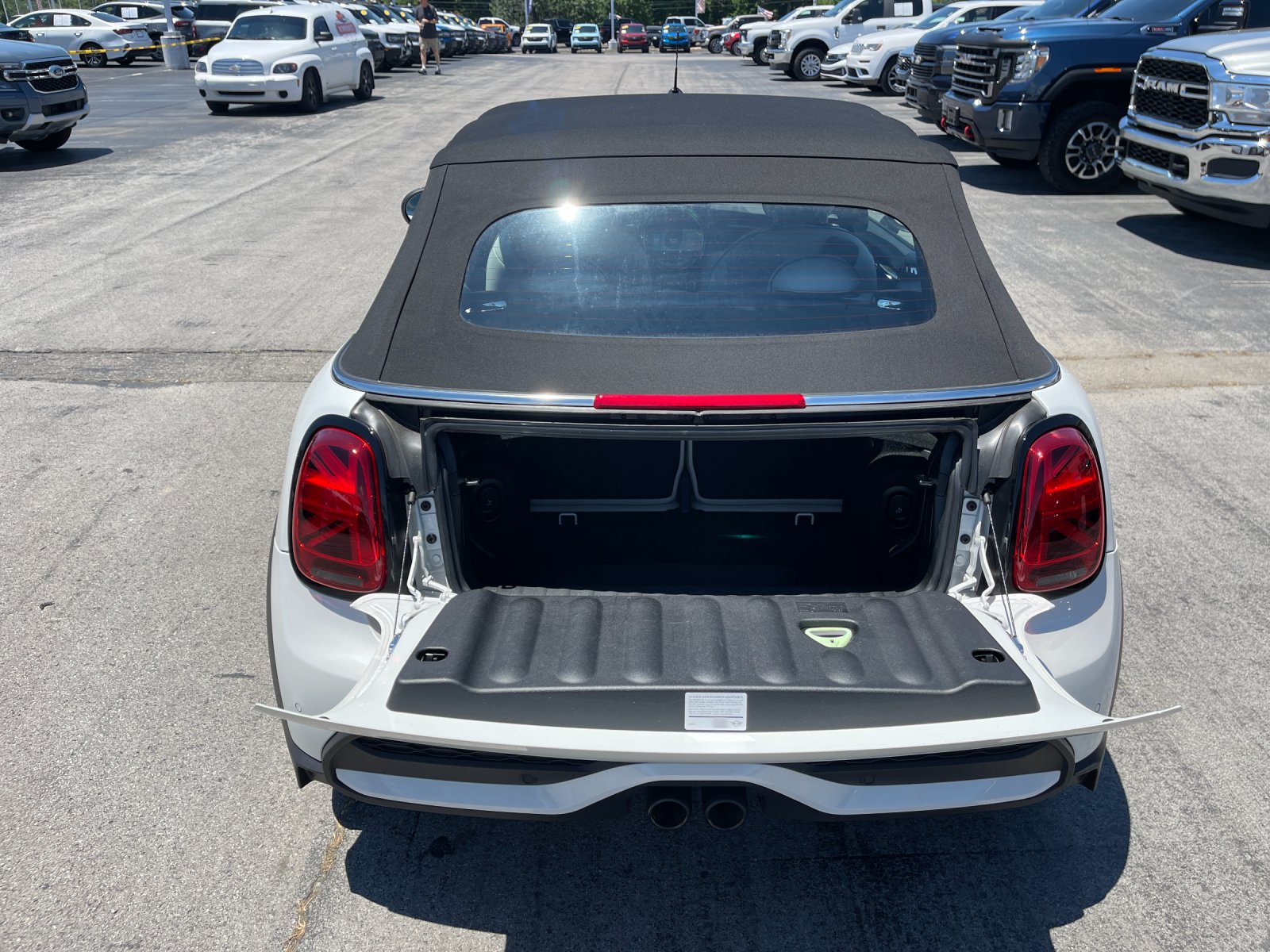 Used 2023 White MINI Base image 17
