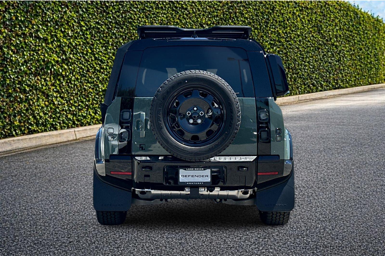 New 2026 Keswick Green Land Rover Trophy Edition Keswick image 5