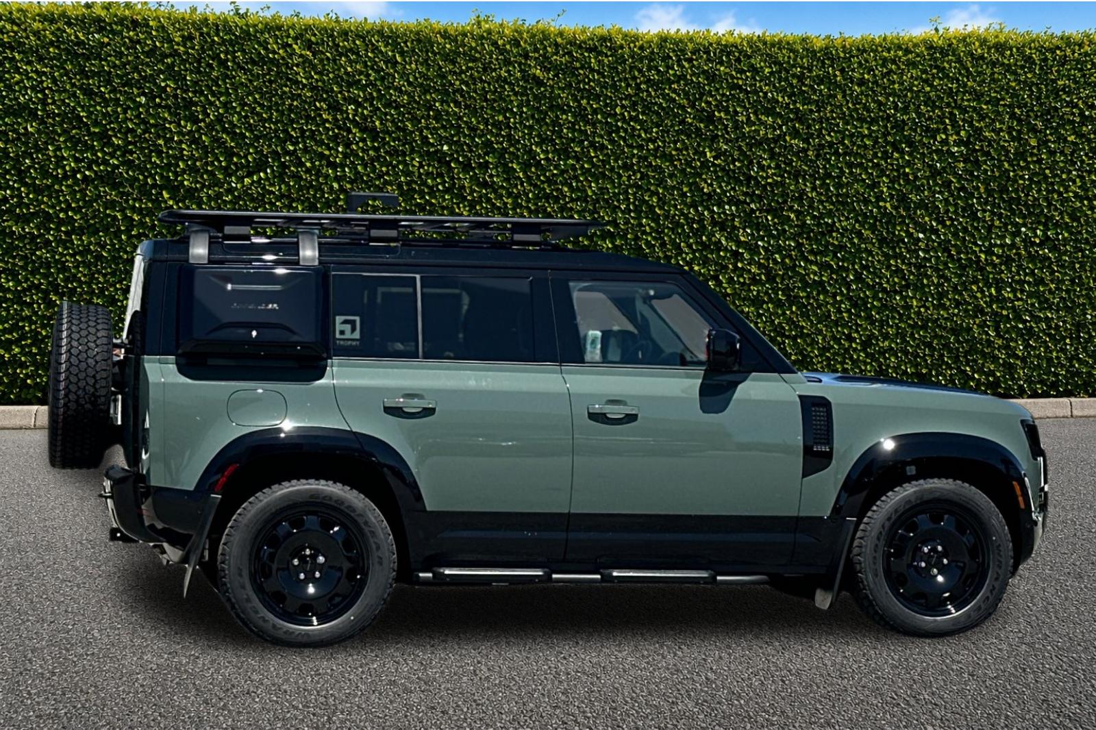 New 2026 Keswick Green Land Rover Trophy Edition Keswick image 7