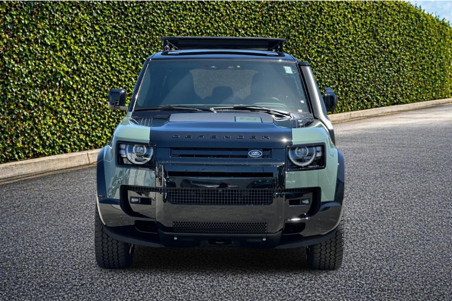 New 2026 Keswick Green Land Rover Trophy Edition Keswick image 9