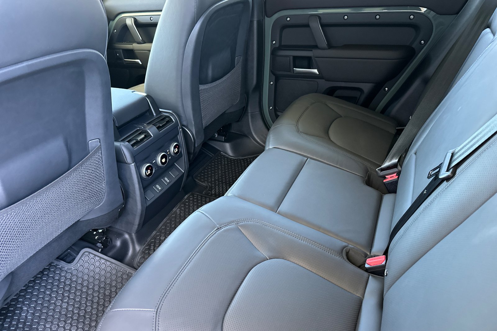 New 2026 Keswick Green Land Rover Trophy Edition Keswick image 12