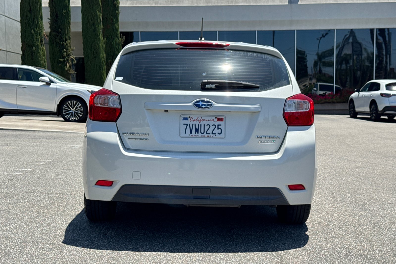 Used 2016 Crystal White Pearl Subaru 2.0i image 6