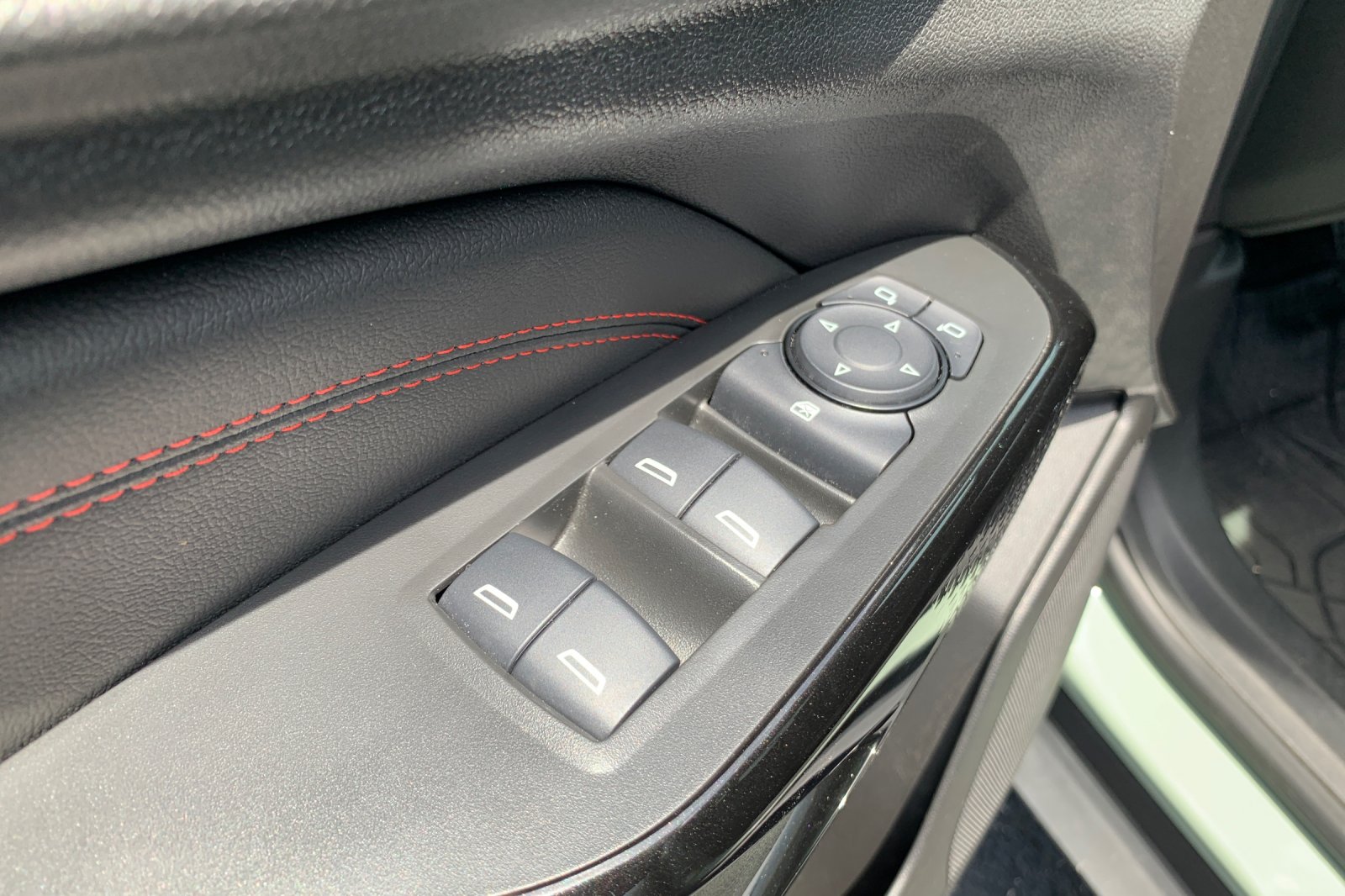 Used 2024 Green Chevrolet 2RS image 14