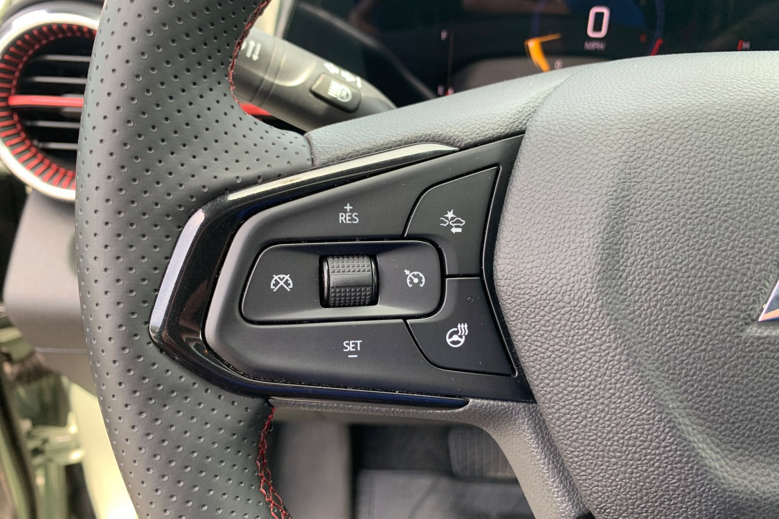 Used 2024 Green Chevrolet 2RS image 29
