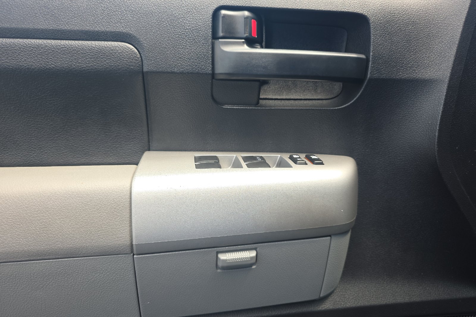 Used 2008 Slate Metallic Toyota SR5 image 11