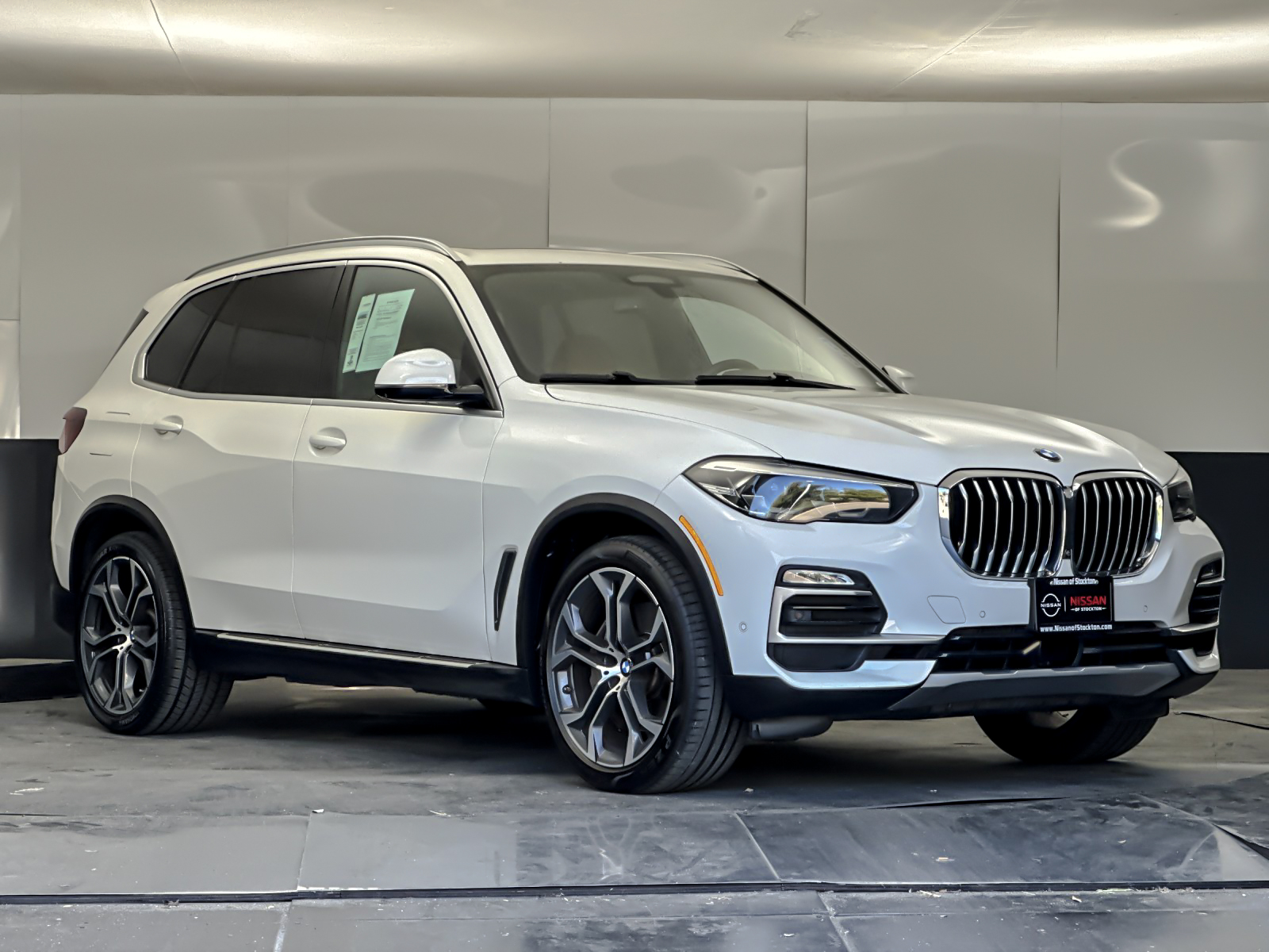 2021 BMW X5 xDrive45e's photo