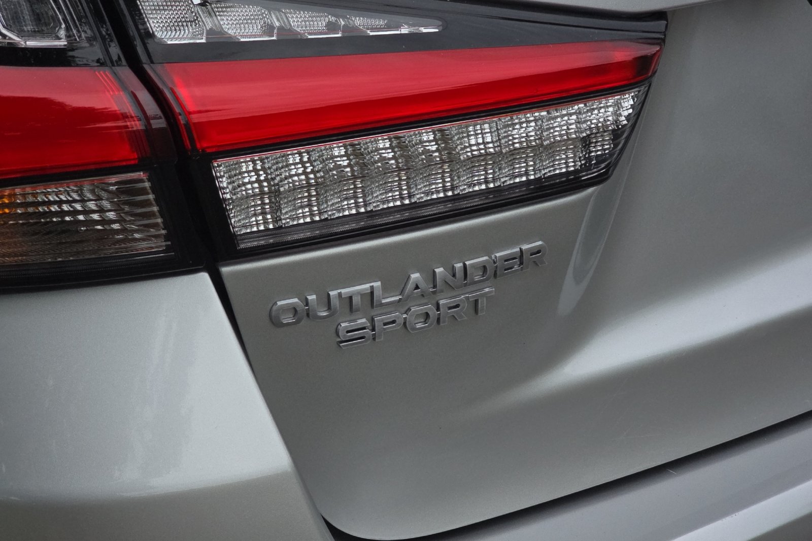 Used 2024 Alloy Silver Metallic Mitsubishi 2.0 ES image 26