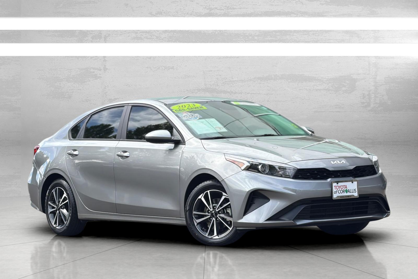 2023 Kia Forte LXS AT's photo