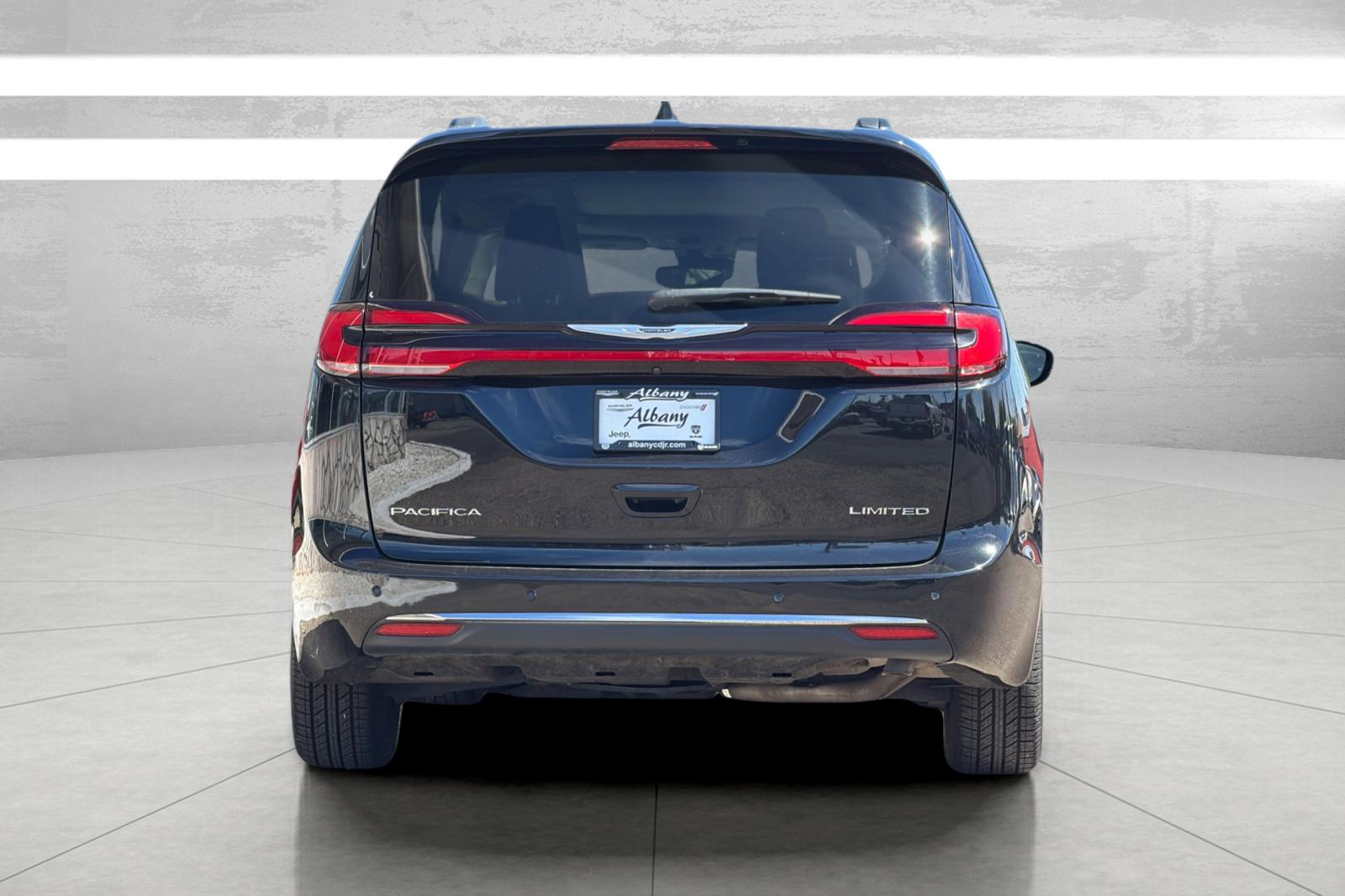 Used 2023 Black Chrysler Limited image 6