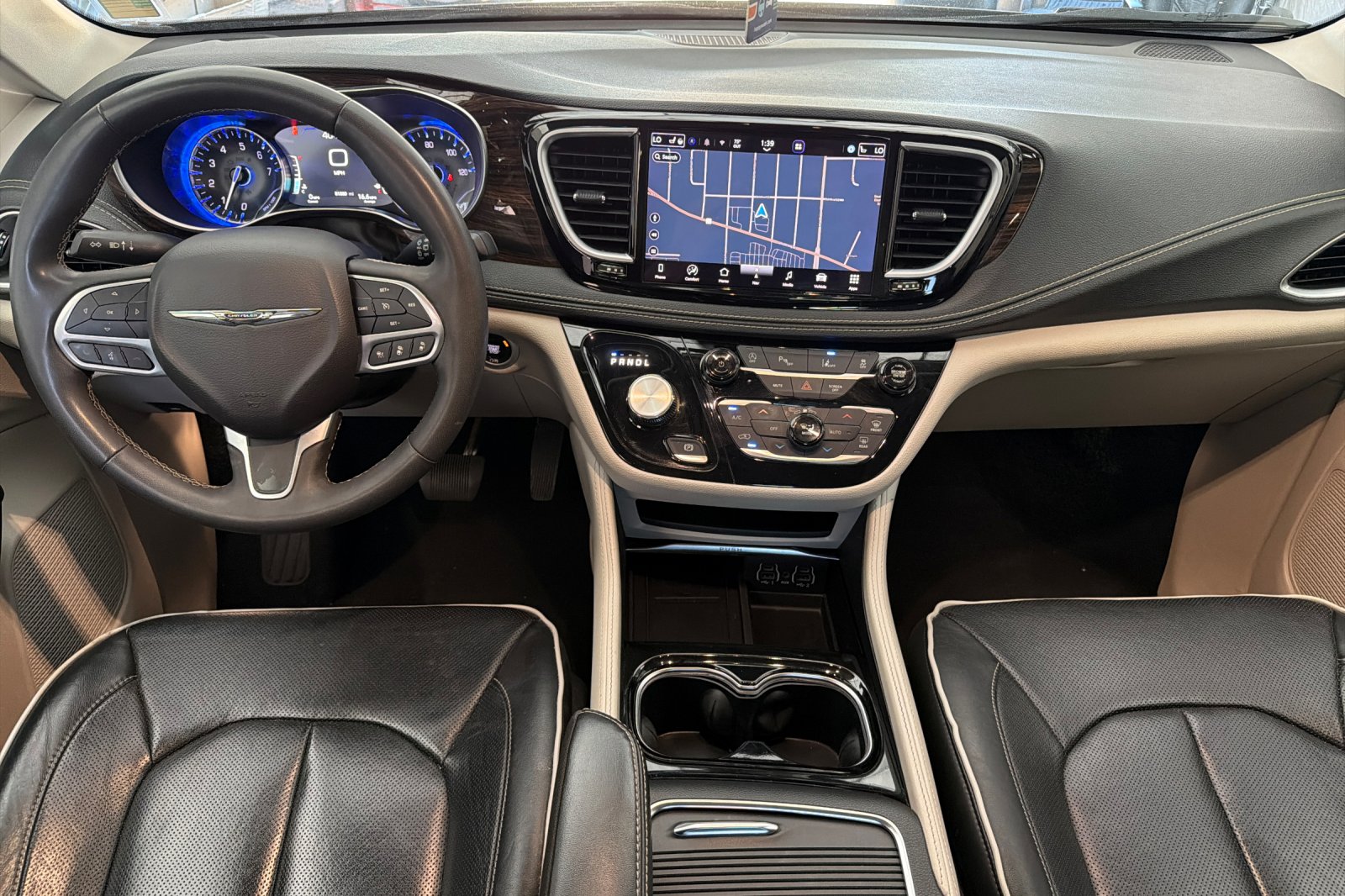 Used 2023 Black Chrysler Limited image 11