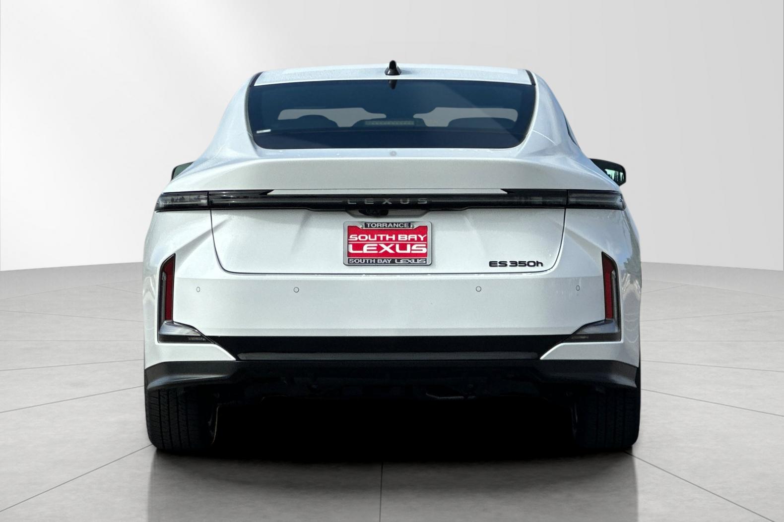 New 2026 Ultra White Lexus ES 350h PREMIUM image 5