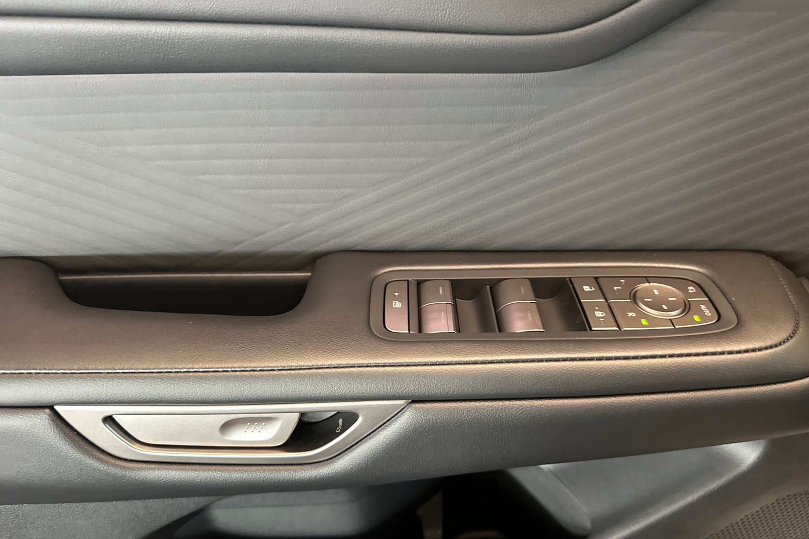 New 2026 Ultra White Lexus ES 350h PREMIUM image 11