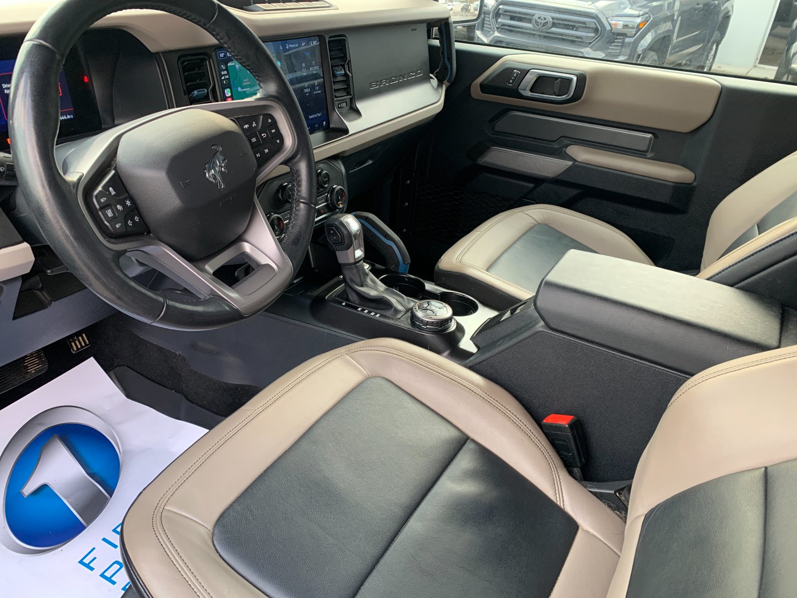 Used 2022 Gray Ford Wildtrak image 11