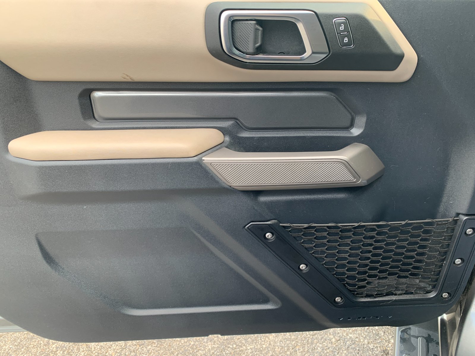 Used 2022 Gray Ford Wildtrak image 12