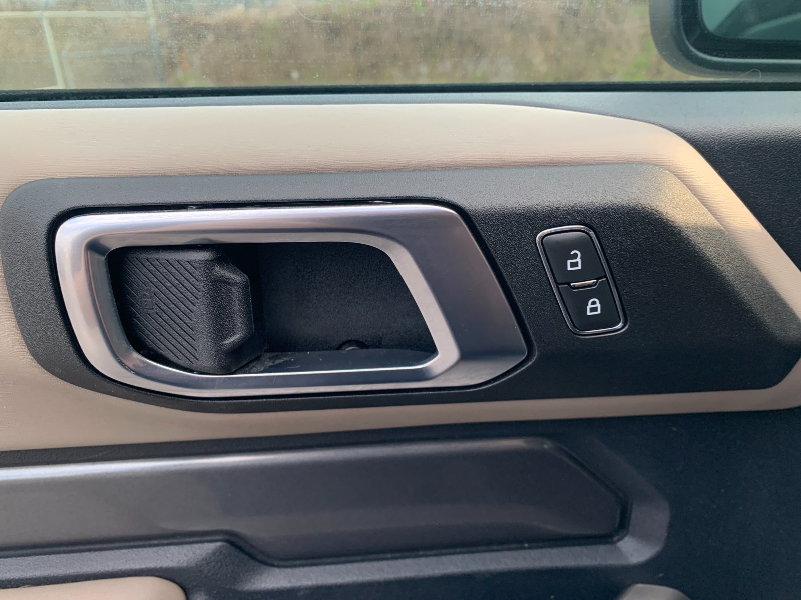 Used 2022 Gray Ford Wildtrak image 13