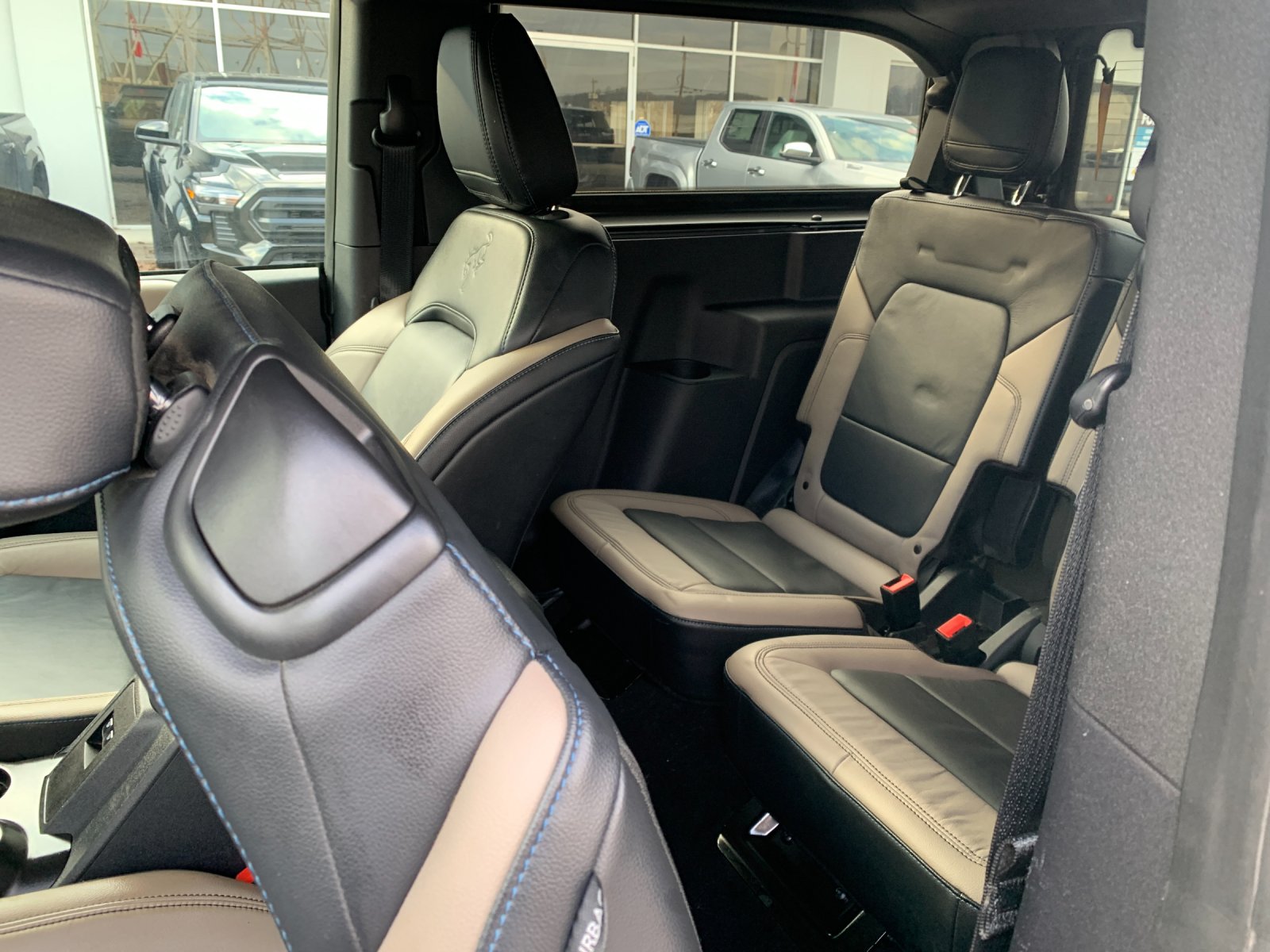 Used 2022 Gray Ford Wildtrak image 14