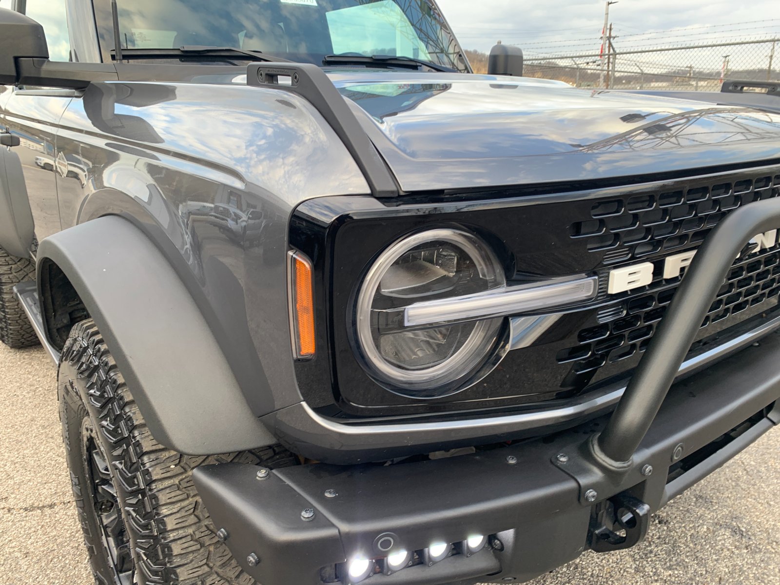 Used 2022 Gray Ford Wildtrak image 34