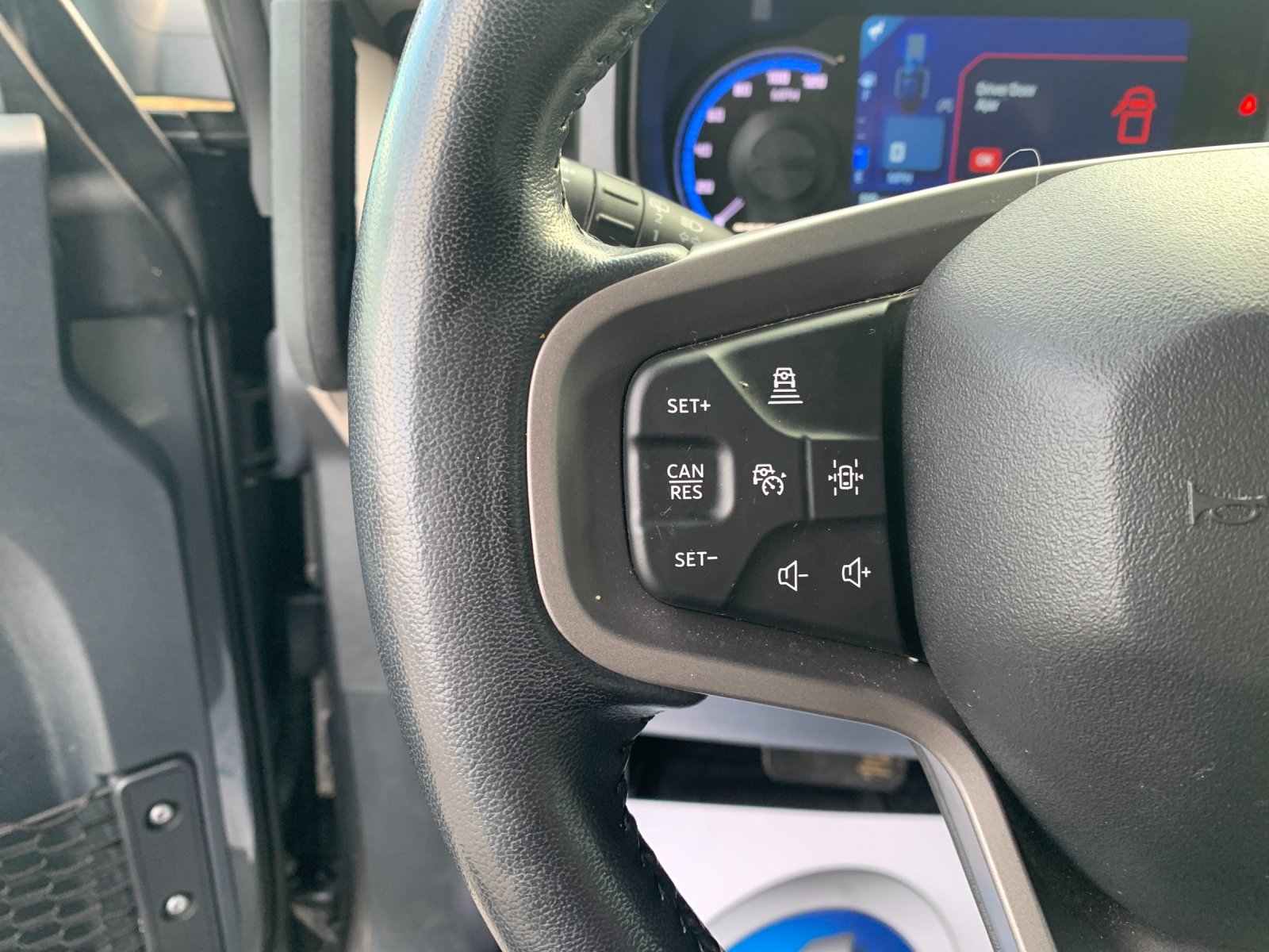 Used 2022 Gray Ford Wildtrak image 28