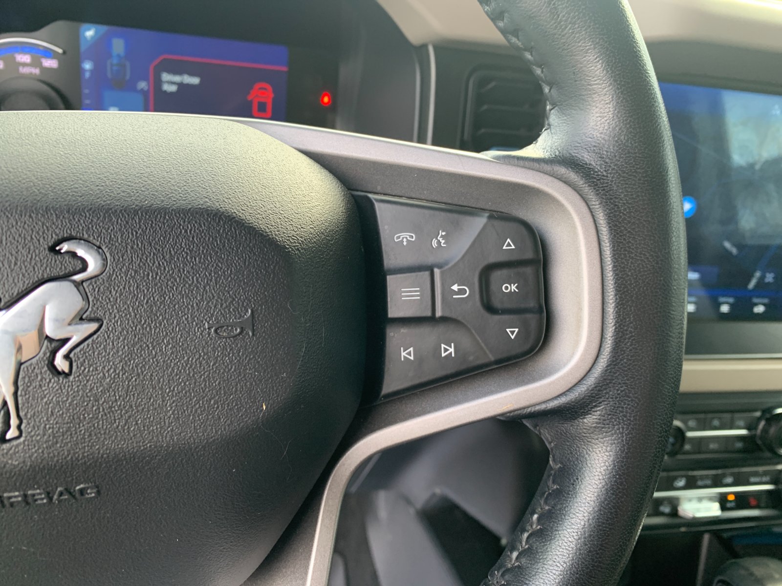 Used 2022 Gray Ford Wildtrak image 29