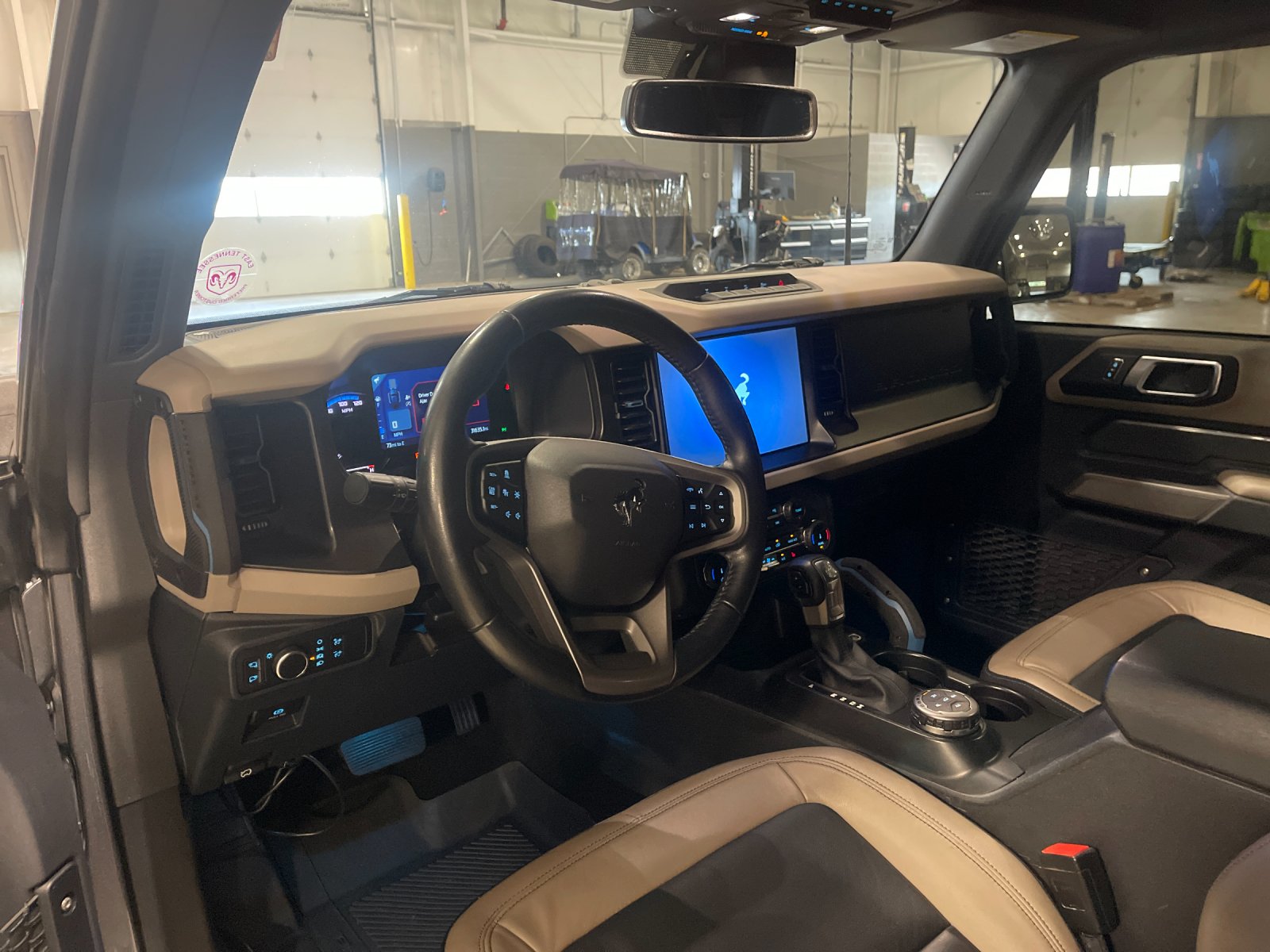 Used 2022 Gray Ford Wildtrak image 11