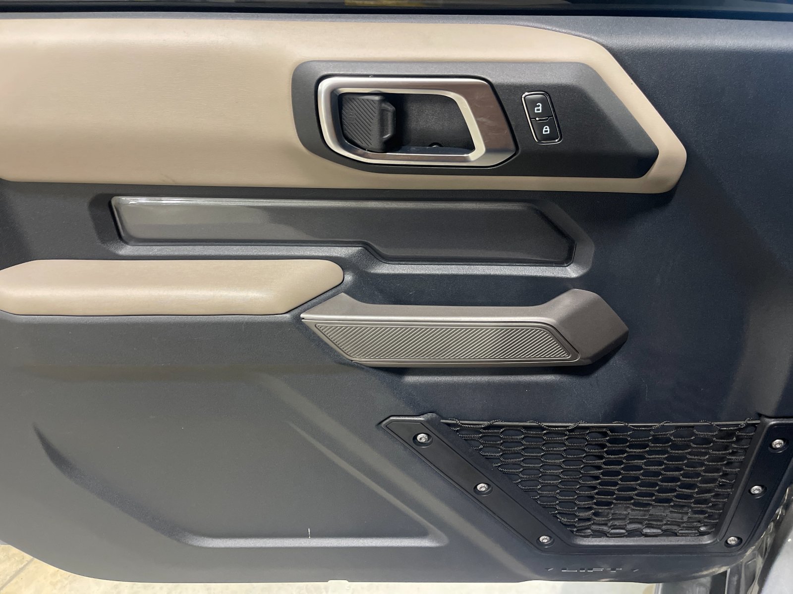 Used 2022 Gray Ford Wildtrak image 12