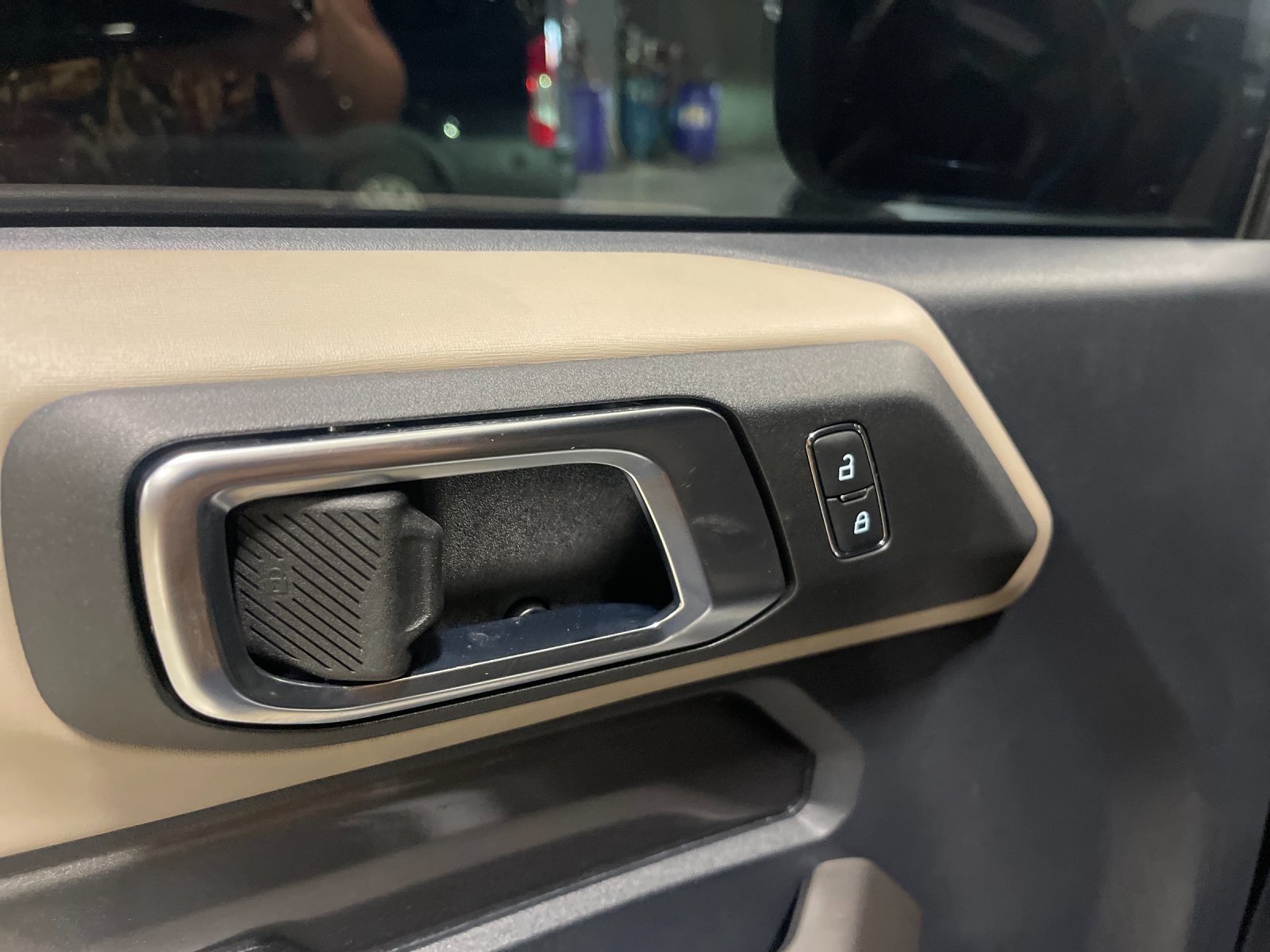 Used 2022 Gray Ford Wildtrak image 13