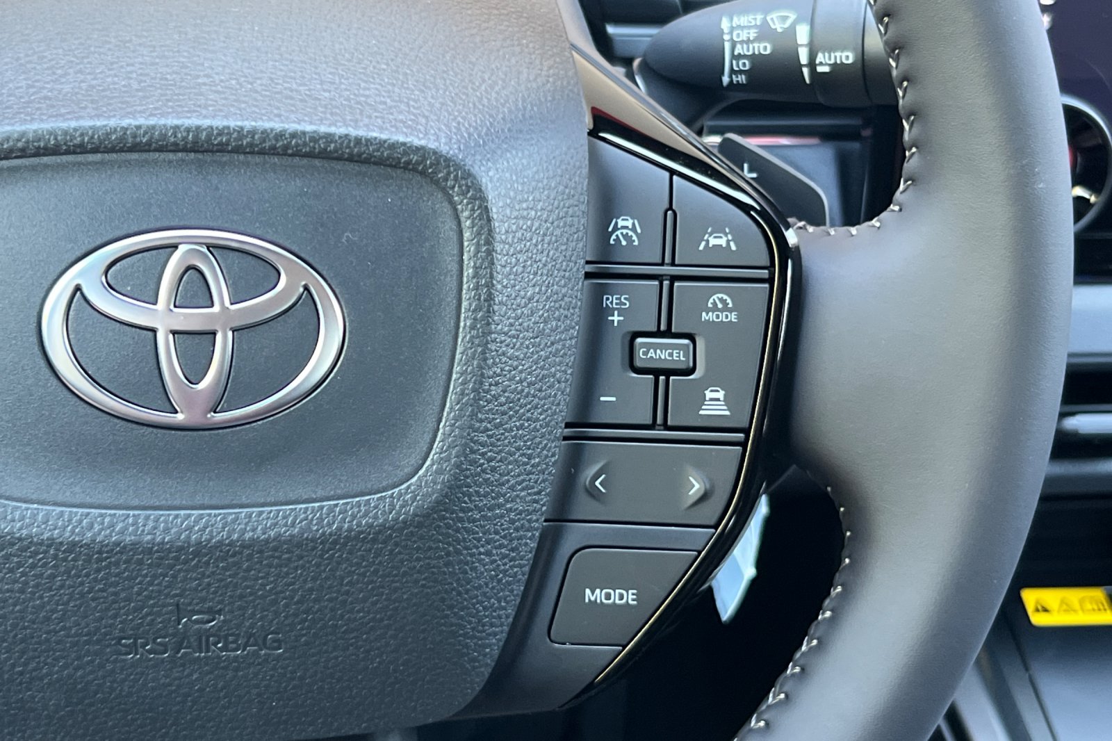 New 2026 Wind Chill Pearl Toyota SE image 28