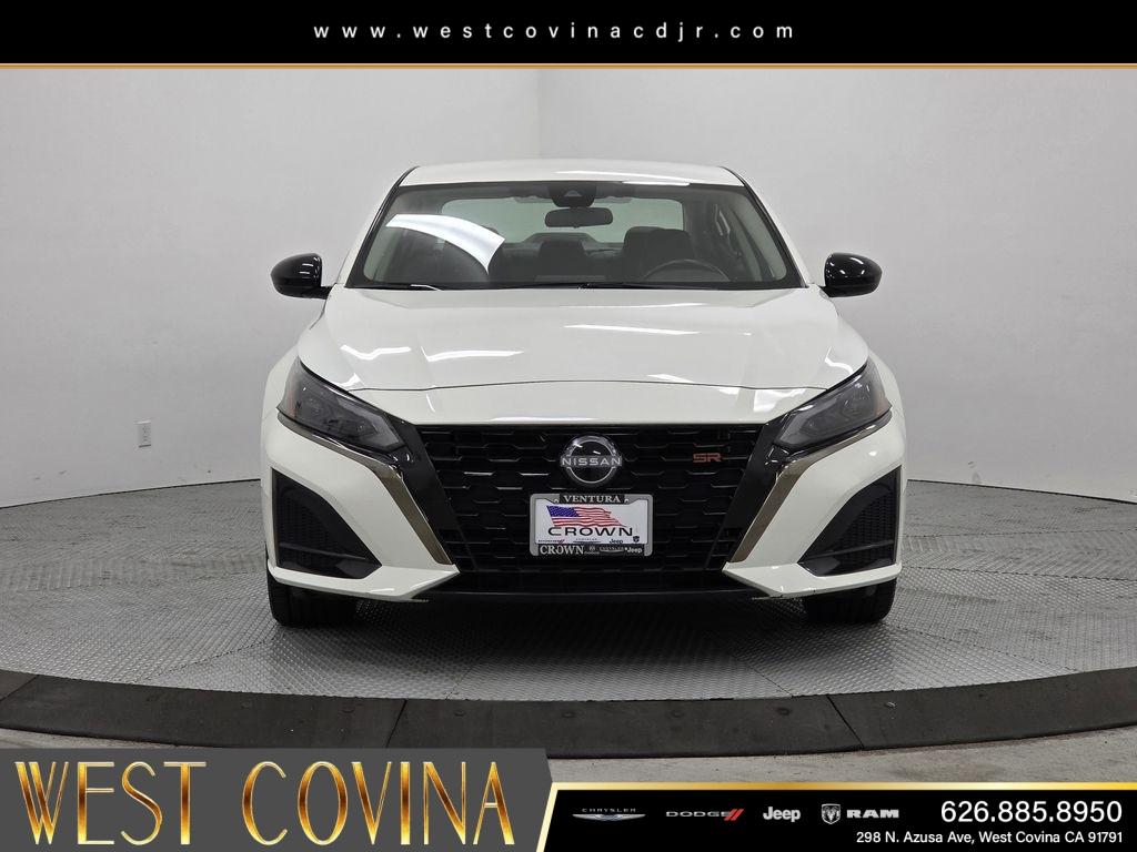 Used 2024 White Nissan 2.5 SR image 2