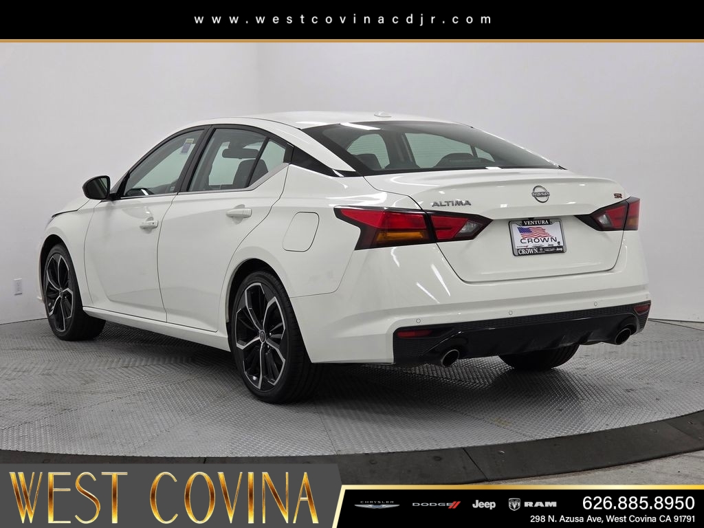 Used 2024 White Nissan 2.5 SR image 5