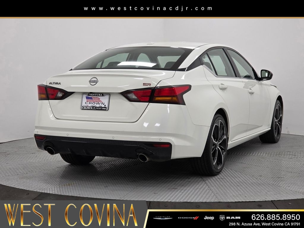 Used 2024 White Nissan 2.5 SR image 7