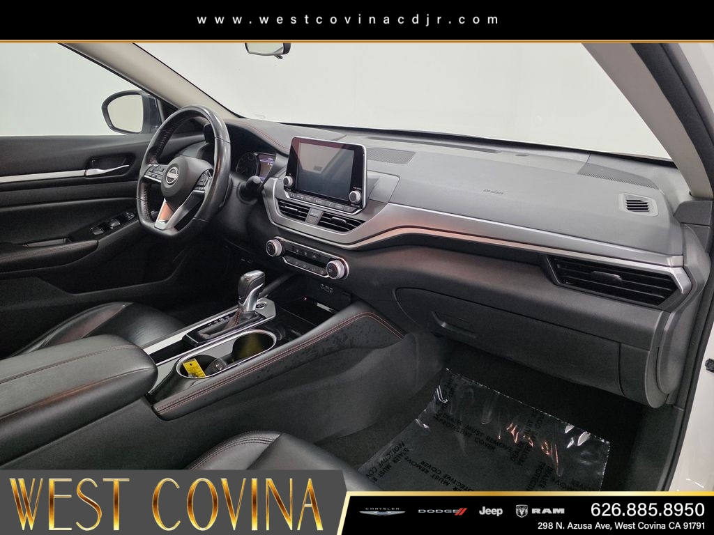 Used 2024 White Nissan 2.5 SR image 11