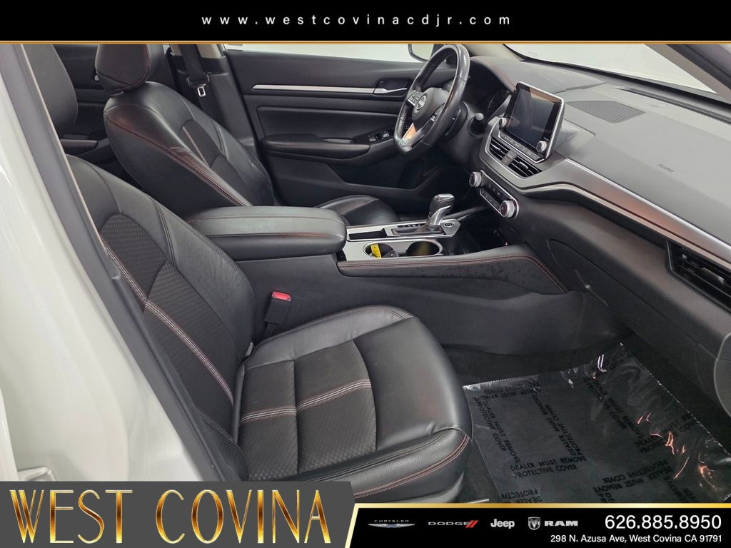 Used 2024 White Nissan 2.5 SR image 12
