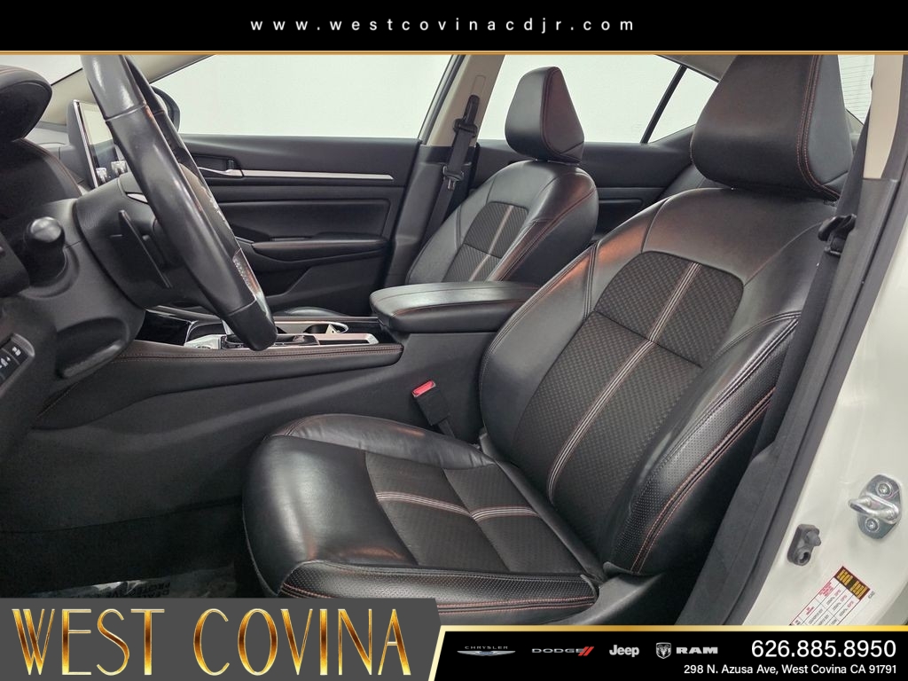 Used 2024 White Nissan 2.5 SR image 19