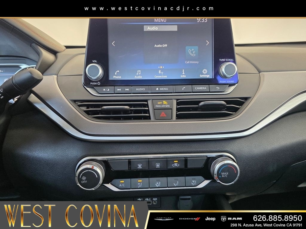 Used 2024 White Nissan 2.5 SR image 21