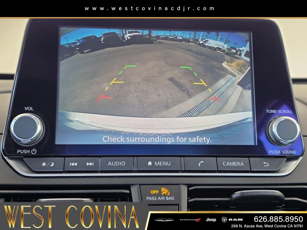 Used 2024 White Nissan 2.5 SR image 22