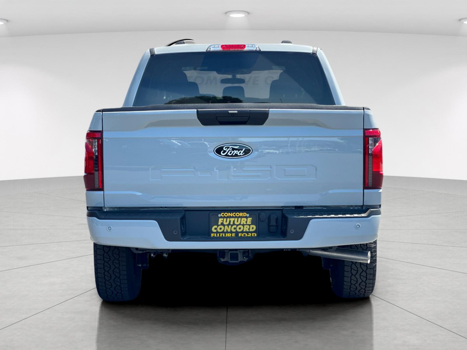 New 2026 Avalanche Ford XLT image 4