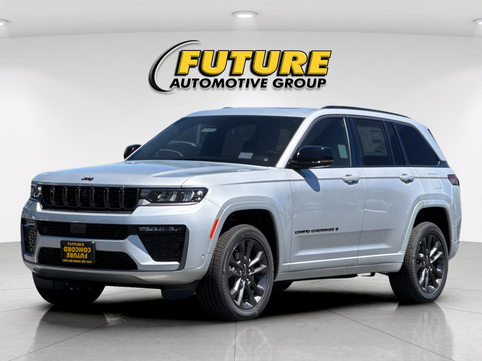 New 2026 Silver Zynith Exterior Paint Jeep Limited Reserve image 8