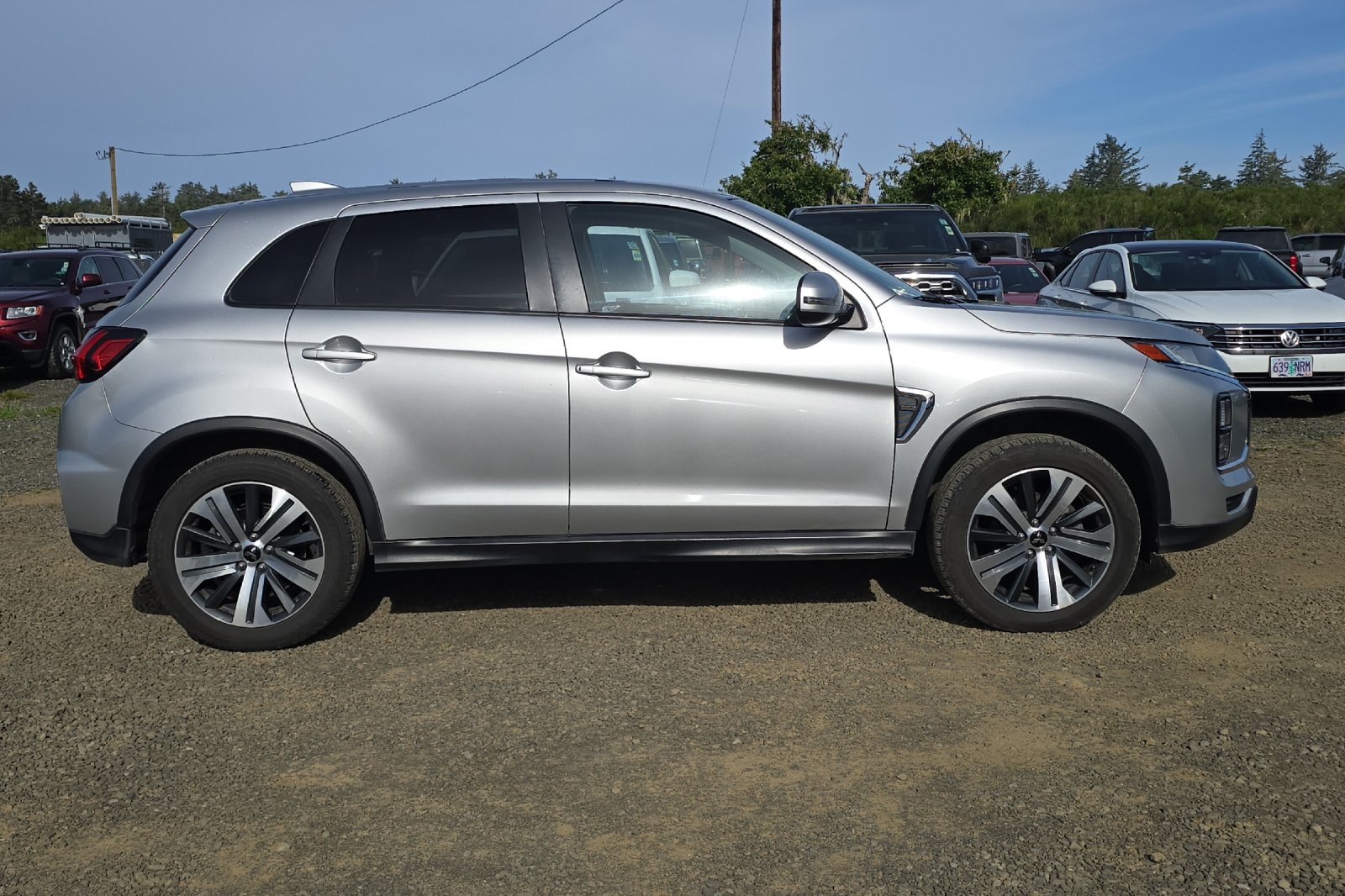 Used 2022  Mitsubishi 2.0 LE image 4