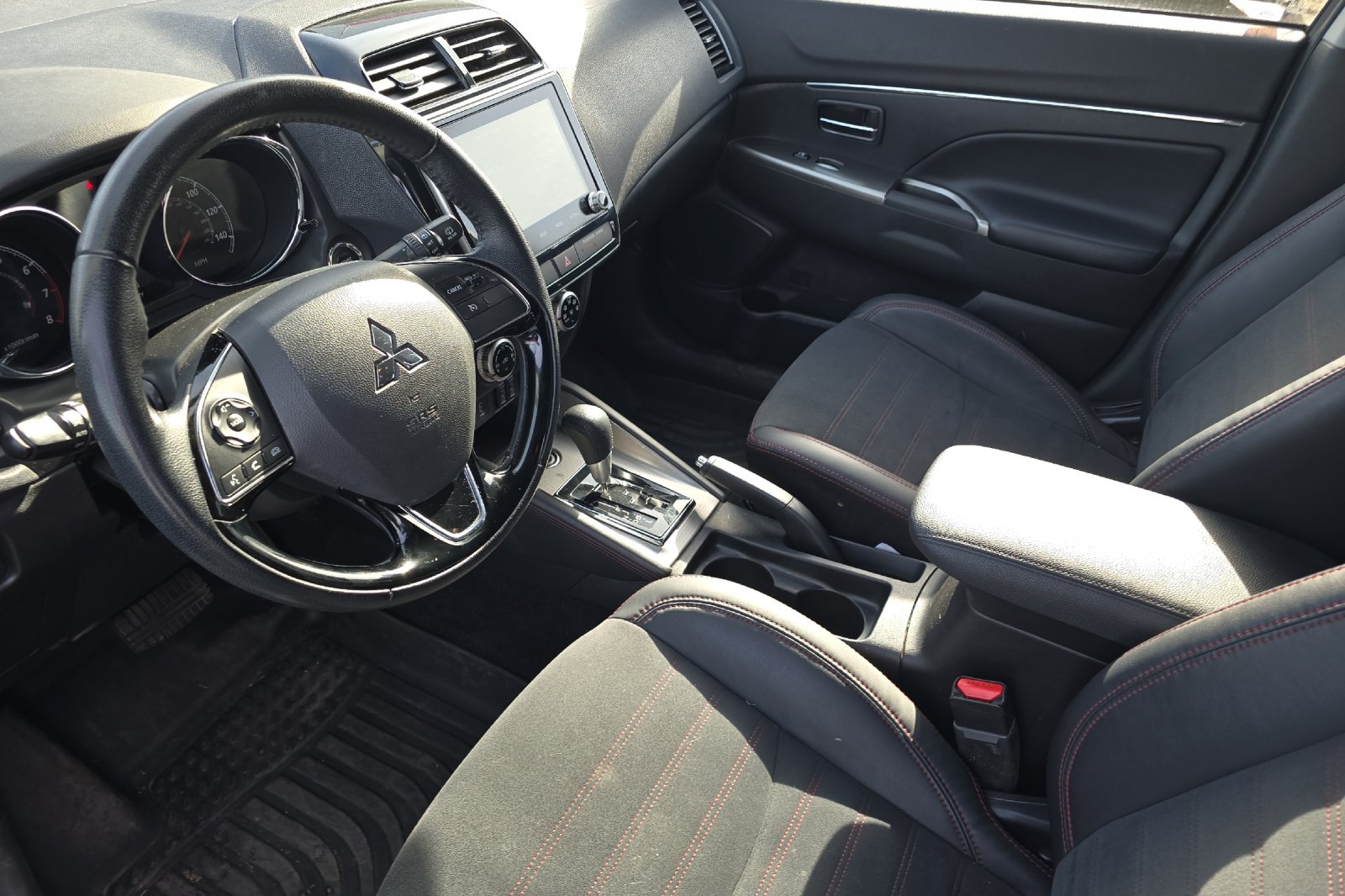 Used 2022  Mitsubishi 2.0 LE image 7